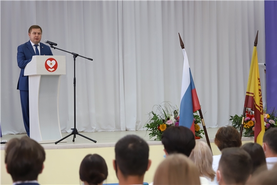 Владимир Степанов поздравил первокурсников Чебоксарского медицинского колледжа с началом учебного года