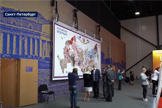 Чувашия представила "Вышитую карту России" на Петербургском международном экономическом форуме