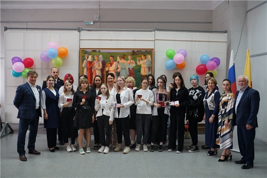 Татьяна Казакова поздравила первокурсников Чебоксарского художественного училища с Днем знаний