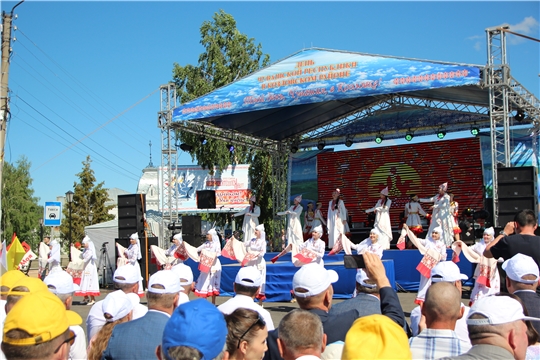 Михаил Ноздряков принял участие в праздничных мероприятиях Дня Республики