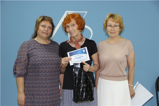 В столичном Комплексном центре вручили сертификаты финансовой грамотности получателям социальных услуг
