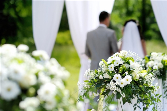 В канун Дня города в Чувашии планируют пожениться 77 влюбленных пар