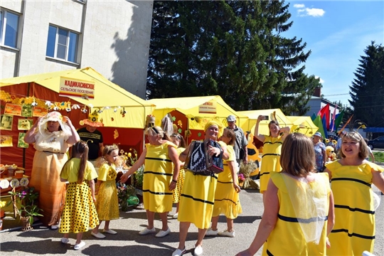 В Моргаушском районе прошел 10-ый юбилейный праздник меда «Здоровье - на крыльях пчелы»