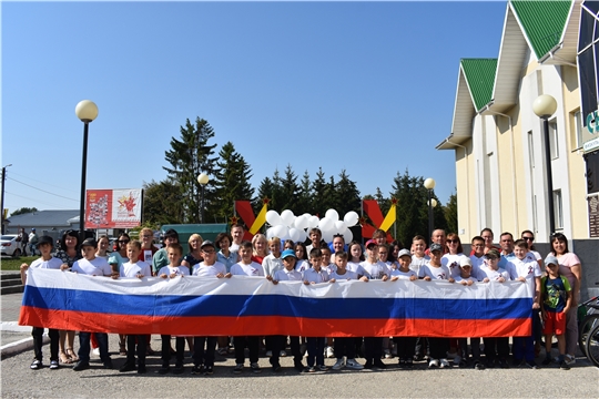 Ко Дню Государственного флага Российской Федерации в селе Моргауши проведена патриотическая акция