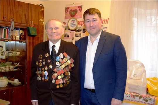 Поколение героев-победителей: участника Великой Отечественной войны Нила Морозова поздравили с Днем Победы