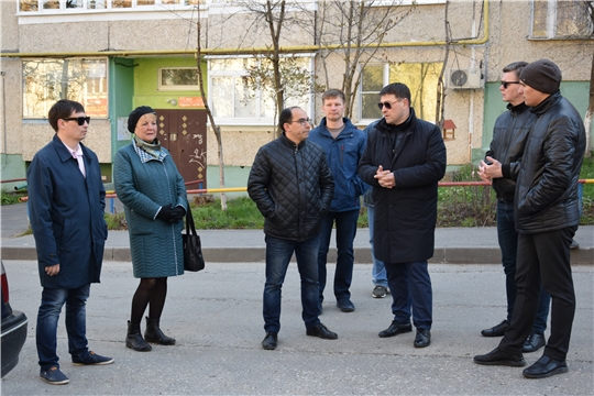 Обход в северо-западе г. Чебоксары: управляющие организации не только наводят чистоту, но создают праздничное настроение жителям