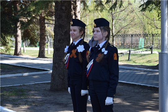 Жители Московского района г. Чебоксары возложили цветы к Монументу Славы в мемориальном комплексе «Победа»