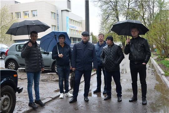 По актуальным вопросам «Прямой линии» в Чебоксарах проведен обход территории на предмет благоустройства