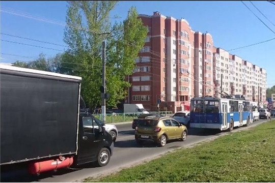 Из-за перекрытия Гражданской жители юго-западного района Чебоксар столкнулись с гигантскими пробками