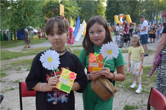 Дворовый праздник под названием «Ромашковая Русь» проведен по ул. Кривова г. Чебоксары