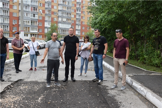 Обход территории на предмет благоустройства: работники ЖКХ готовятся ко Дню города Чебоксары