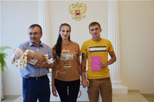 Ежедневно органы ЗАГС регистрируют рождение детей: в Московском районе г. Чебоксары уже 1100-ый малыш