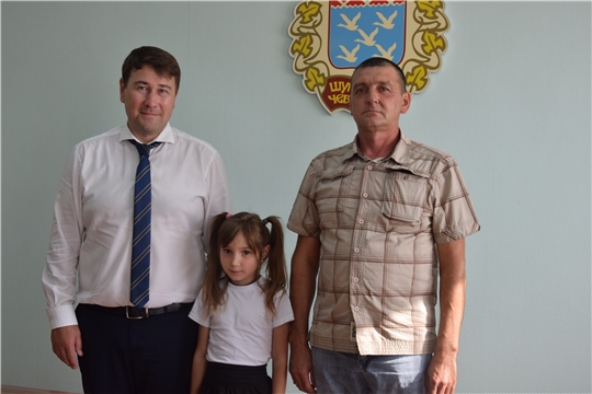 В канун Дня знаний вручены школьные принадлежности будущим первоклассникам