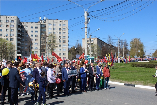 Сегодня в День Победы жители города приняли участие в торжественном шествии и акции "Бессмертный полк"