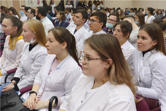 Выпускников Медицинского факультета ЧувГУ «бронируют» еще  во время учебы