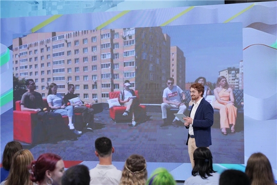 ЧувГУ презентовал онлайн ток-шоу «Среди крыш»  на Всероссийском  студенческом выпускном
