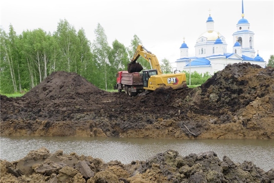 В Семеновском сельском поселении ведутся работы по очистке пожарного водоема