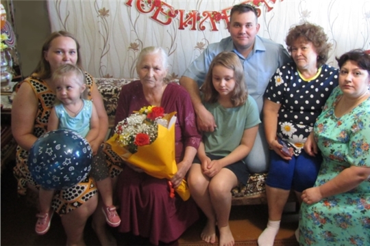 Новости поселений: 90-летний юбилей отметила жительница села Порецкое Полякова Мария Александровна
