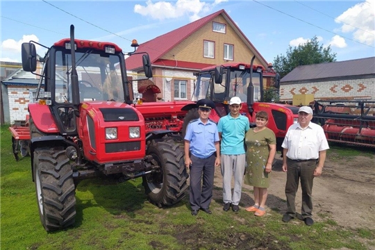 Агропромышленному комплексу новую технику!