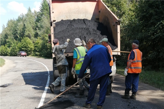 Начат ямочный ремонт дорог Краснооктябрьского поселения