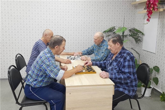 В стационарном отделении  Шумерлинского КЦСОН (д.Кадеркино) прошел дружеский шахматно-шашечный турнир «Игра для ума»