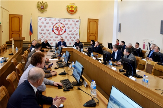 «Час с министром»: Василий Петров встретился с членами Общественной палаты Чувашии