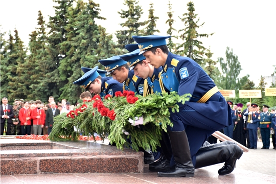 Возложение цветов в Мемориальном комплексе «Победа». 22 июня