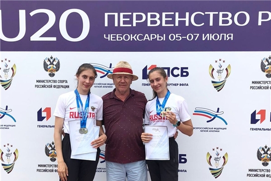 Анастасия и Анна Красильниковы. Бег на 1500 м