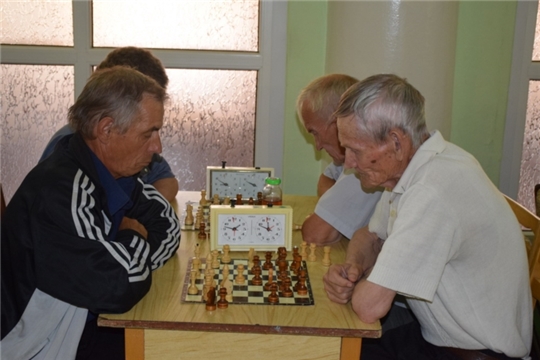 Николай Дмитриев – победитель открытого турнира по интеллектуальному двоеборью (шахматы, шашки)