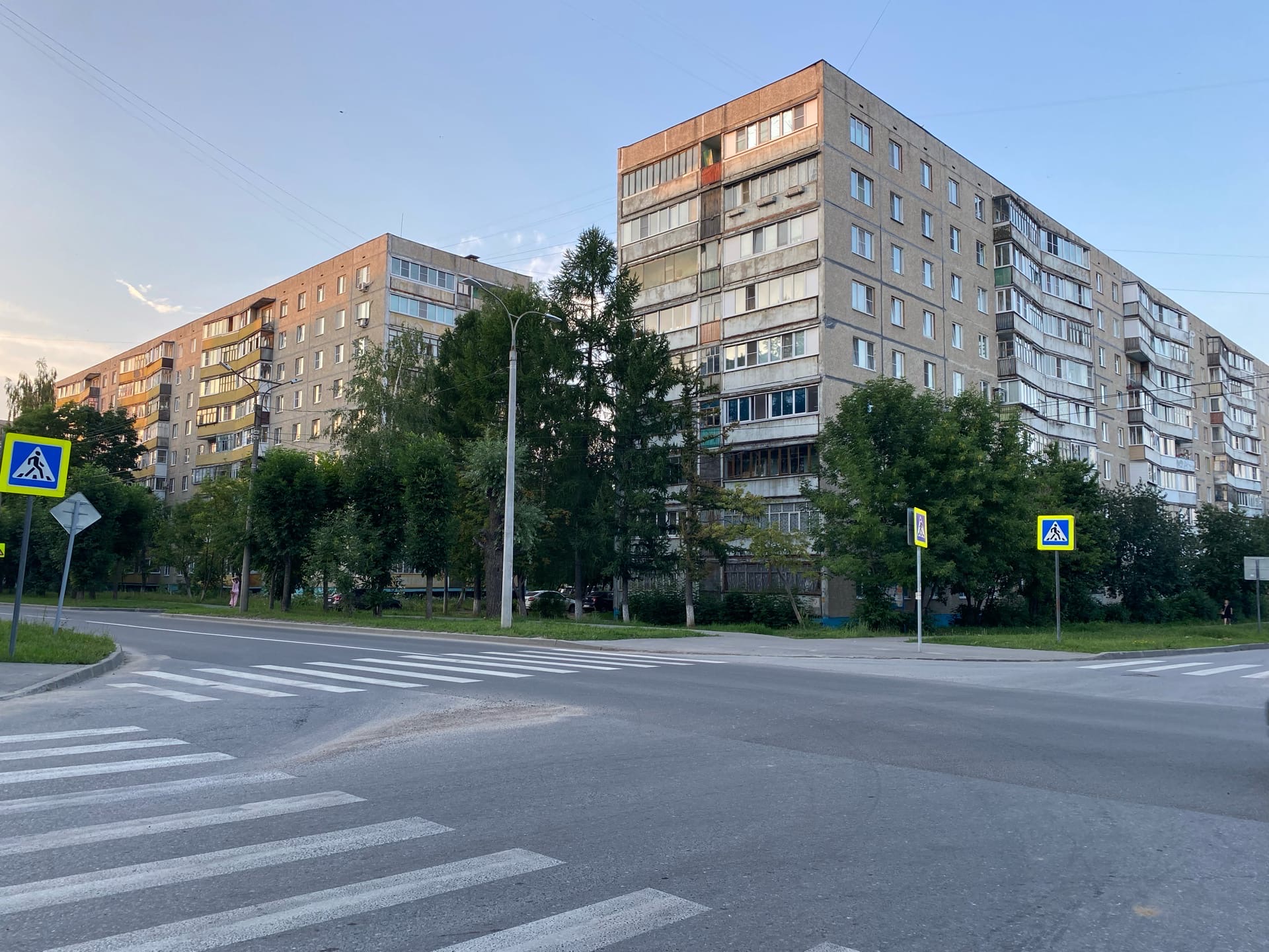 В летний период в Чебоксарах активно благоустраиваются территории |  26.07.2022 | Чебоксары - БезФормата