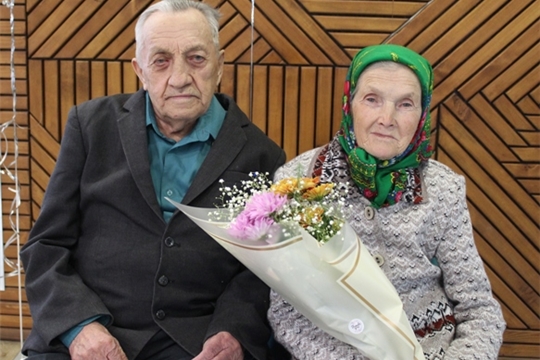 «60 лет в любви и согласии»: чествование супругов Охтеровых из Персирланского сельского поселения Ядринского района