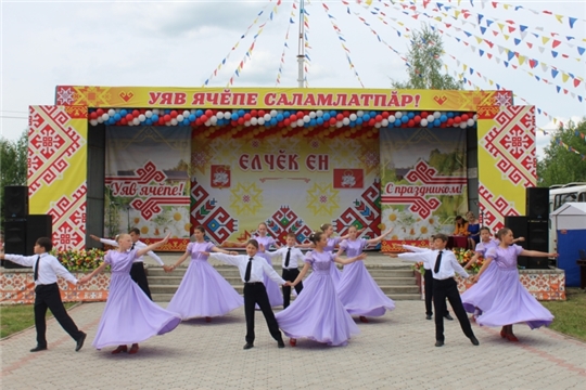 Лучшие творческие коллективы выступили  на празднике песни, труда и спорта «Акатуй - 2022»
