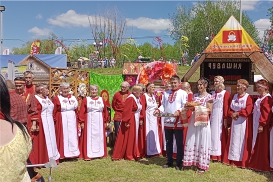 Яльчикские коллективы - на празднике "Акатуй"