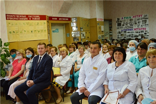 В Янтиковской районной больнице прошло торжественное мероприятие в честь Дня медицинского работника