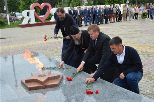 В День памяти и скорби возложили цветы к Стеле «Защитникам Отечества»