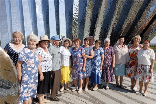Ветераны Янтиковского района посетили мемориал «Строителям безмолвных рубежей»