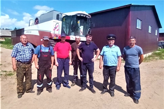 В хозяйствах Цивильского района продолжаются технические осмотры зерноуборочных комбайнов