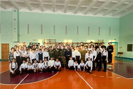 В рамках месячника оборонно-массовой и спортивной работы в Яндобинской школе состоялся традиционный Смотр строя и песни, посвящённый Дню защитника Отечества