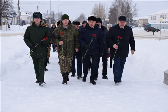 Возложение цветов ко Дню защитника Отечества