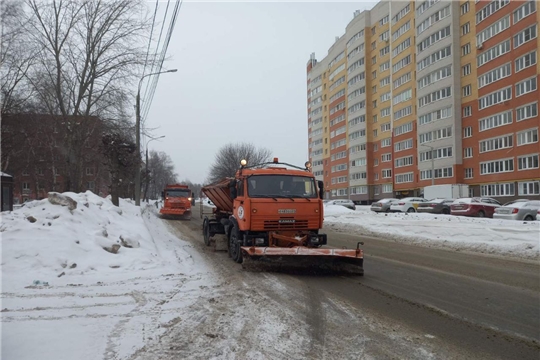 На дороги Чебоксар вышло 50 единиц спецтехники