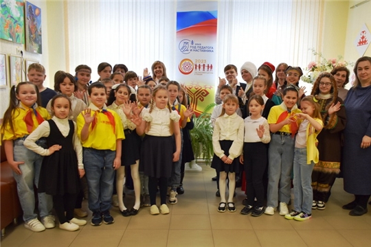 В Детской школе искусств города Шумерля состоялось открытие Года педагога и наставника и Года счастливого детства