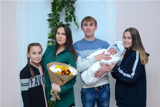В Чувашской Республике продолжается реализация регионального проекта «Финансовая поддержка семей» национального проекта «Демография»