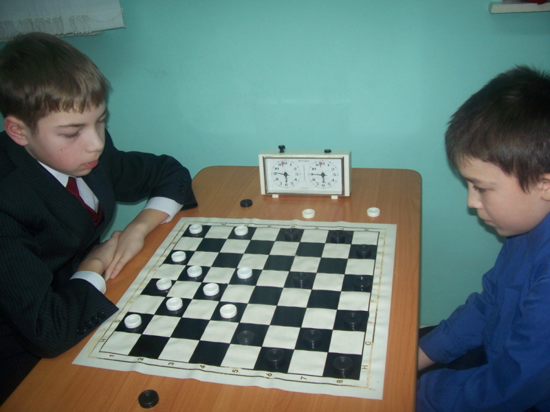 В рамках месячника оборонно-массовой и спортивной работы  состоялись соревнования по шашкам