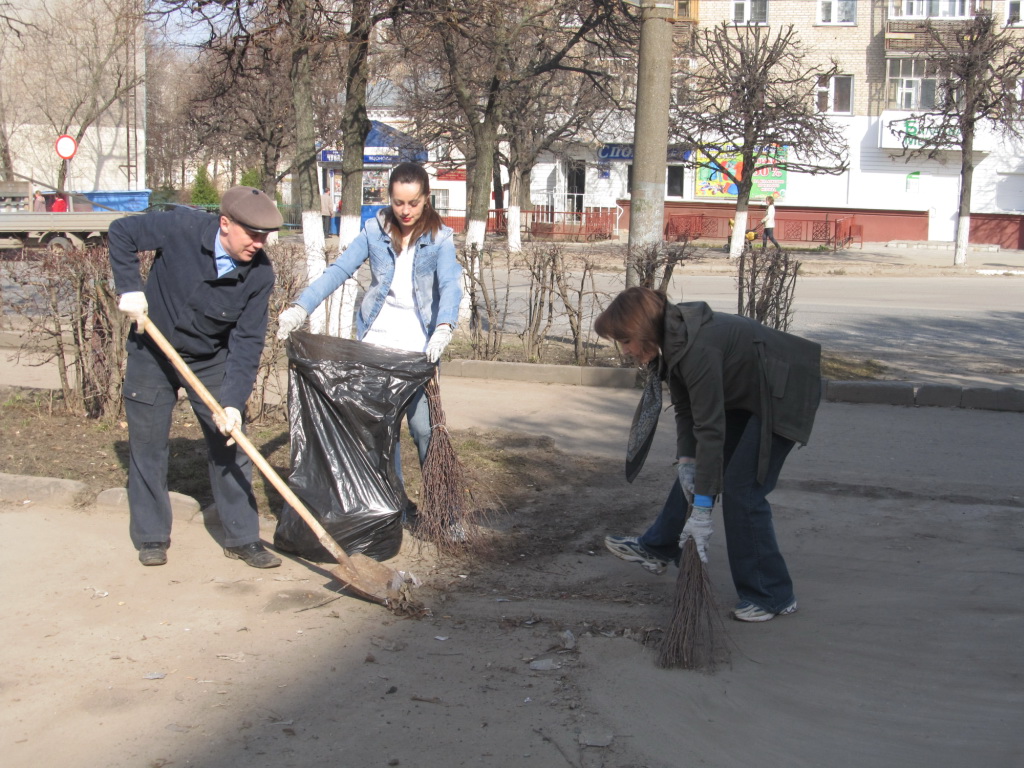 Работники администрации Ленинского района города Чебоксары провели субботник