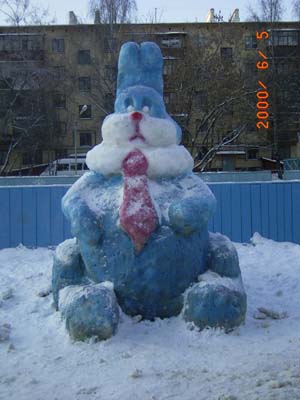 17:03 В Ленинском районе г. Чебоксары появились снежные городки и выросли красавицы елки