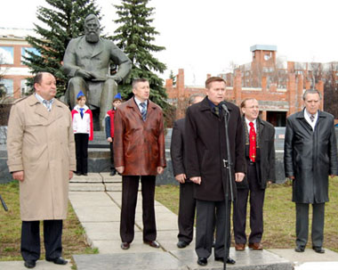 16:45 В Чебоксарах прошел митинг, посвященный Дню чувашского языка