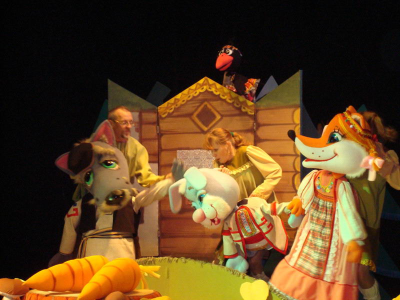 09:37 В театре кукол состоялась премьера спектакля «Заяц-победитель»