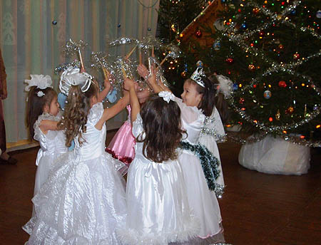 Новогодние  праздники в детских  садах