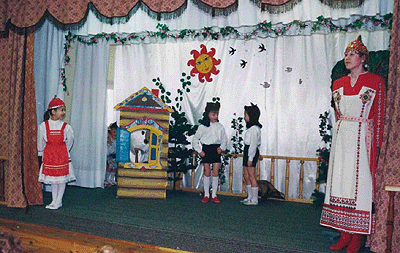 Профориентация  с детского  сада. Театр  "Капелька" готовится к  Рождеству