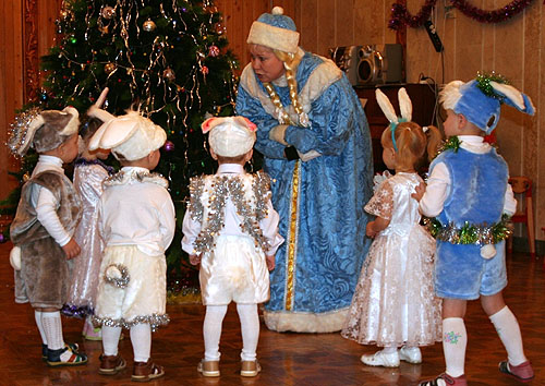 13:00 Новогодние  праздники волшебства в детских садах республики